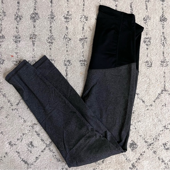 Ingrid & Isabel Maternity leggings Size Small Grey - Picture 1 of 5